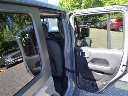 Used 2021 Jeep Wrangler Unlimited Sahara image 34