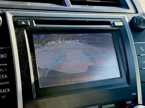 Used 2012 Toyota Camry XLE image 18