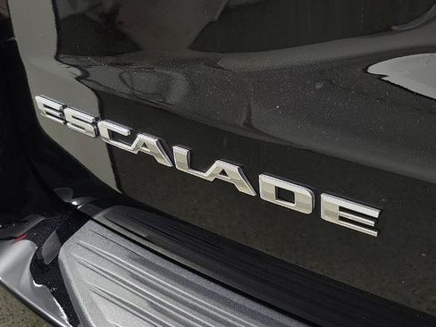 Used 2023 Cadillac Escalade ESV Premium Luxury AWD/4WD image 6