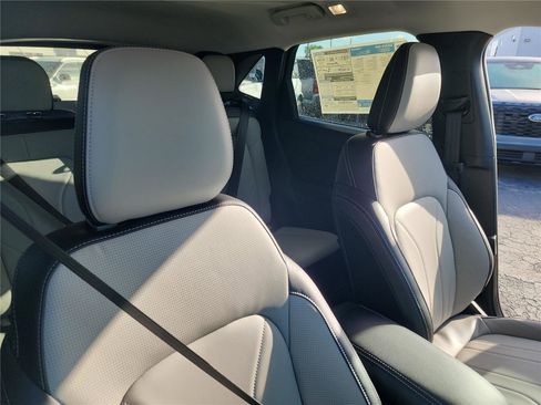 New 2026 Ford Escape SE w/ PHEV Premium Package FWD image 26