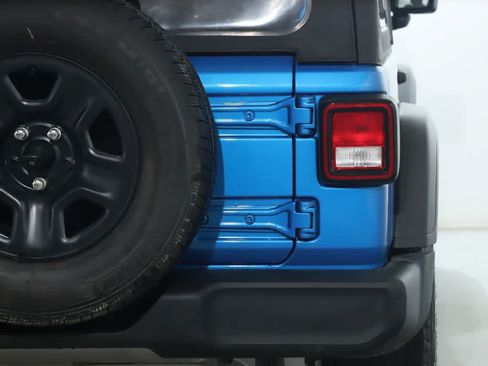 Used 2023 Jeep Wrangler Sport AWD/4WD image 40
