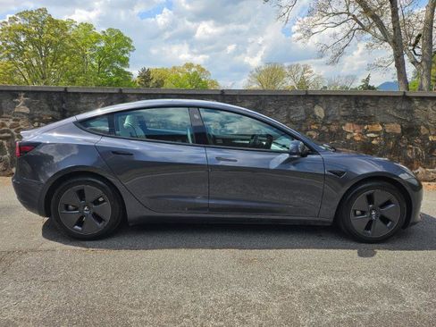 Used 2023 Tesla Model 3 Standard Range image 9