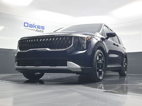 New 2026 Kia Carnival EX FWD image 42