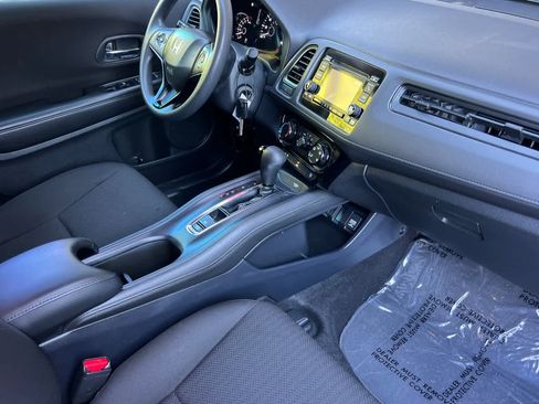 Used 2018 Honda HR-V LX image 16