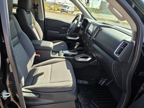 Used 2022 Nissan Frontier SV AWD/4WD image 14