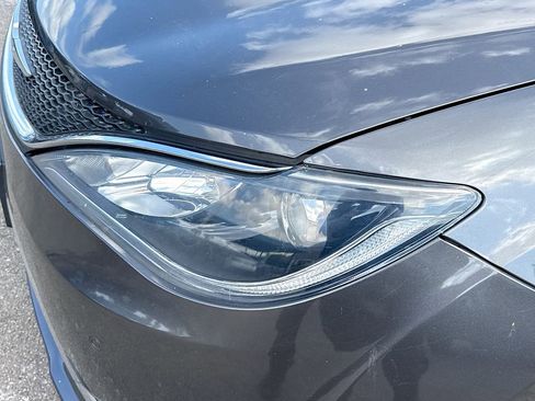 Used 2017 Chrysler Pacifica Touring-L Plus w/ Advanced Safetytec Group FWD image 31