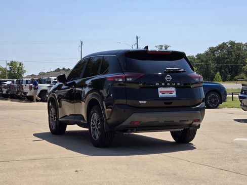 Used 2023 Nissan Rogue S image 5