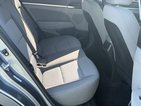Used 2019 Hyundai Elantra SEL FWD image 18