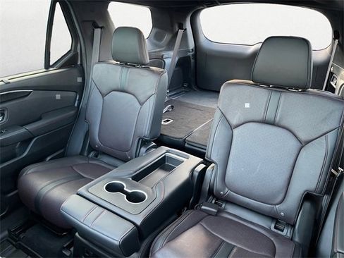 Used 2025 Honda Pilot Black Edition image 14