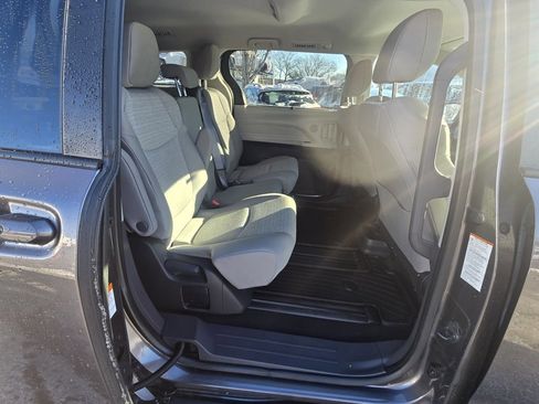 Certified 2024 Toyota Sienna LE image 13