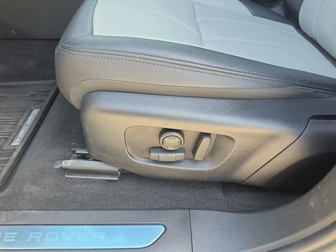 Used 2026 Land Rover Range Rover Evoque Dynamic SE AWD/4WD image 16