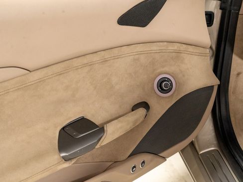 Used 2018 Ferrari 488 Spider image 32