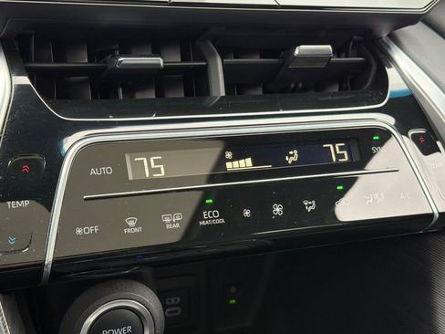 Used 2024 Toyota Venza Nightshade AWD/4WD image 17