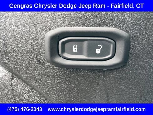 Used 2024 Jeep Wrangler Unlimited AWD/4WD image 45