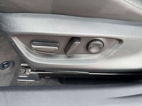 Used 2025 Toyota Camry XSE FWD image 17