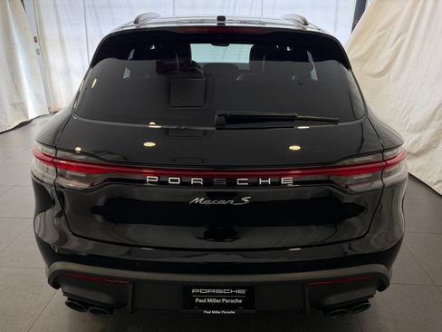 Certified 2024 Porsche Macan S AWD/4WD image 8