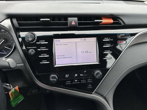 Used 2018 Toyota Camry SE image 27