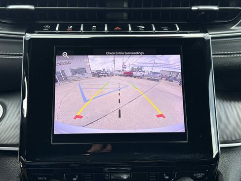 Used 2024 Jeep Grand Cherokee Altitude RWD image 25