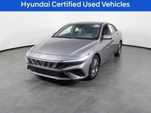 Certified 2024 Hyundai Elantra SEL FWD image 2