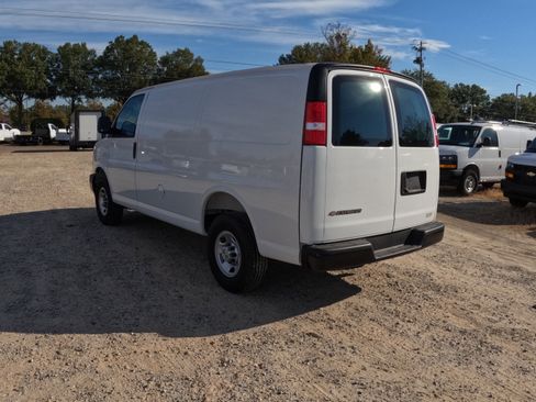 New 2025 Chevrolet Express 2500 w/ Driver Convenience Package image 7