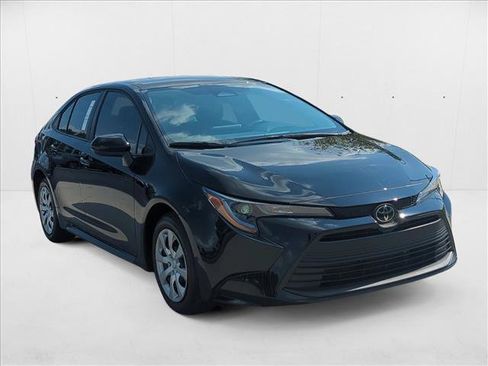 New 2025 Toyota Corolla LE image 3