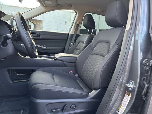 Used 2025 Nissan Pathfinder SV image 22