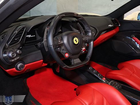 Used 2018 Ferrari 488 Spider image 24