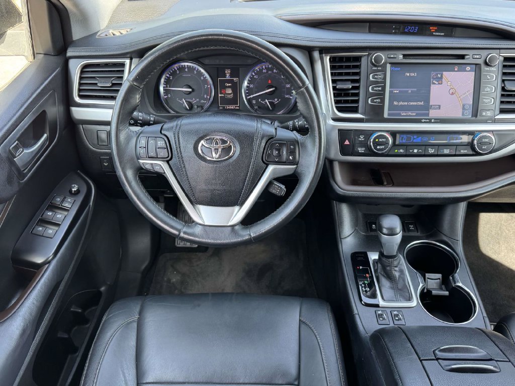 Used 2014 Toyota Highlander XLE AWD/4WD image 2