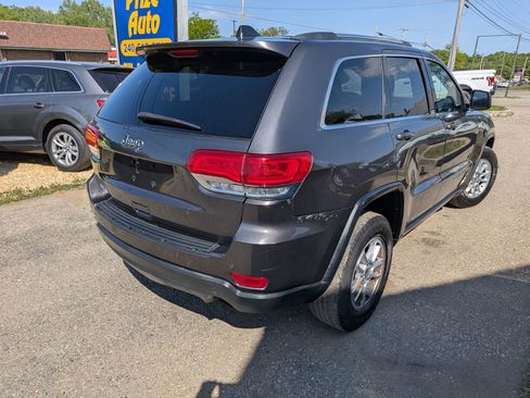 Used 2019 Jeep Grand Cherokee Laredo AWD/4WD image 6