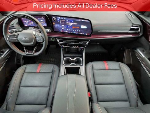 Used 2024 Chevrolet Traverse RS FWD image 16
