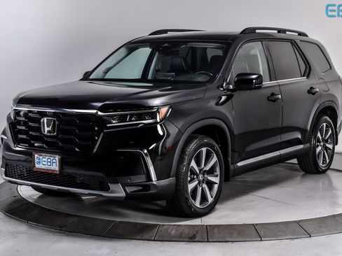 Used 2025 Honda Pilot Elite image 2