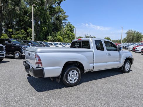 Used 2011 Toyota Tacoma 2WD Access Cab w/ Convenience Pkg image 3