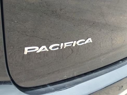 Used 2025 Chrysler Pacifica Select FWD image 33