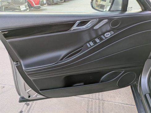 Used 2023 Genesis G80 2.5T image 11