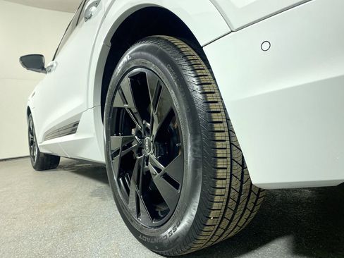 Certified 2022 Audi e-tron Premium w/ Convenience Plus Package image 3