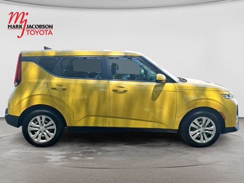 Used 2020 Kia Soul LX FWD image 4