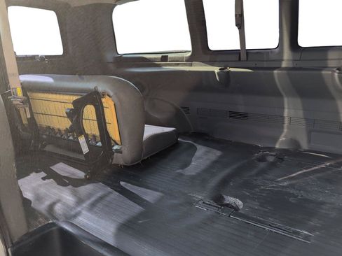 Used 2017 Chevrolet Express 2500 RWD image 35