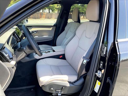 New 2026 Volvo XC90 T8 Plus w/ Protection Package AWD/4WD image 11