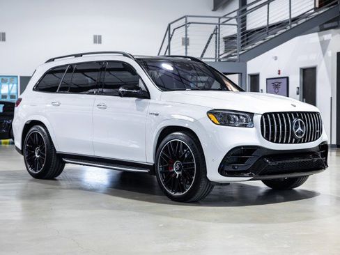 Used 2025 Mercedes-Benz GLS 63 AMG 4MATIC image 8