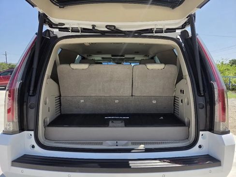 Used 2018 Cadillac Escalade Premium Luxury AWD/4WD image 7