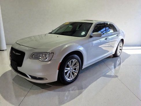 Used 2015 Chrysler 300 Touring w/ Limited Group image 18