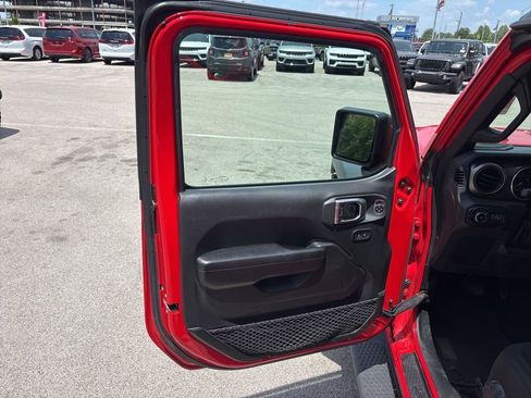 Used 2018 Jeep Wrangler Unlimited Sport S AWD/4WD image 22