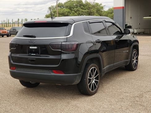 Used 2023 Jeep Compass Sport AWD/4WD image 4