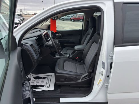 Used 2022 Chevrolet Colorado Z71 w/ Safety Package image 16