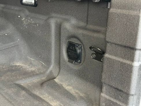 Used 2024 Nissan Frontier PRO-4X AWD/4WD image 5