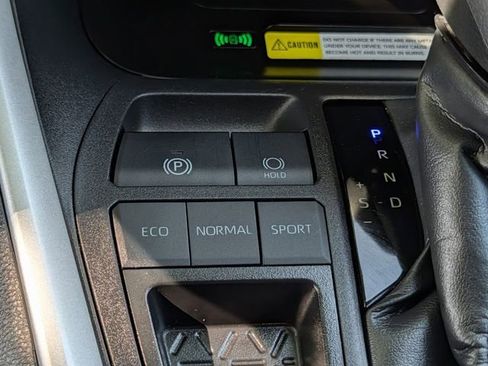 Used 2024 Toyota RAV4 XLE w/ Convenience Package FWD image 14