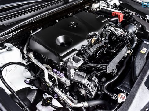 Used 2020 Toyota Camry SE image 12