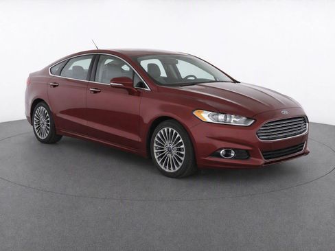 Used 2016 Ford Fusion Titanium FWD image 2