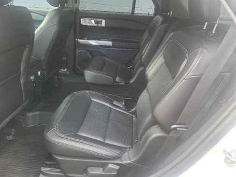 Used 2021 Ford Explorer Limited w/ Equipment Group 301A image 10