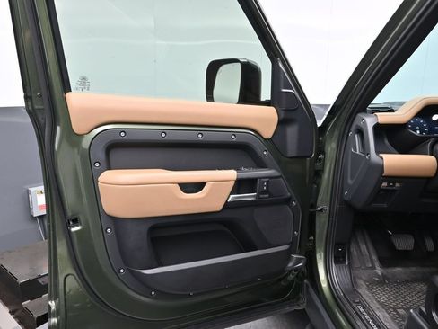 Used 2026 Land Rover Defender 110 X-Dynamic SE AWD/4WD image 8